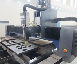 NCレーザー切断機（12KW）